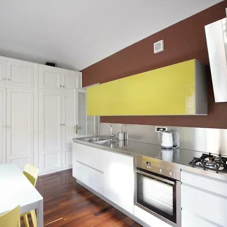 Quiete E Charme Con Posto Auto In Centro Citta! Lägenhet *