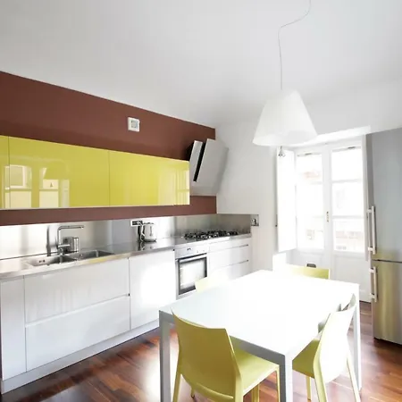 Lägenhet Quiete E Charme Con Posto Auto In Centro Citta!