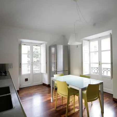 Quiete E Charme Con Posto Auto In Centro Citta! *