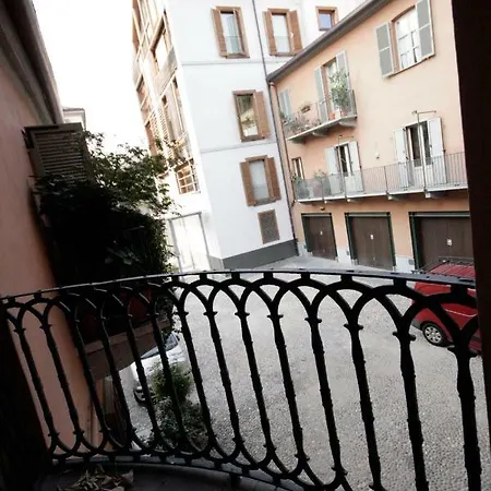 Lägenhet Quiete E Charme Con Posto Auto In Centro Citta!