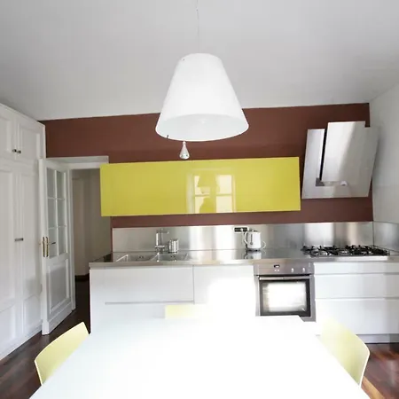 Quiete E Charme Con Posto Auto In Centro Citta! Lägenhet *