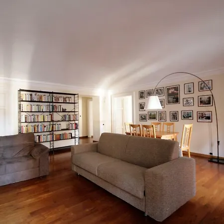 Quiete E Charme Con Posto Auto In Centro Citta! Lägenhet *